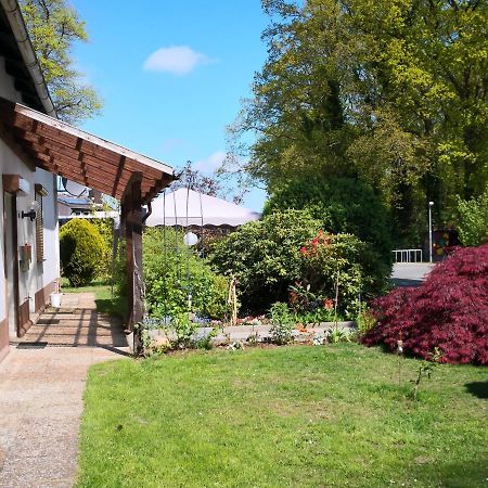 Kuenstler Ferienwohnung 3 Zimmer Kueche Bad Zentrale Lage Wulsbuttel Экстерьер фото