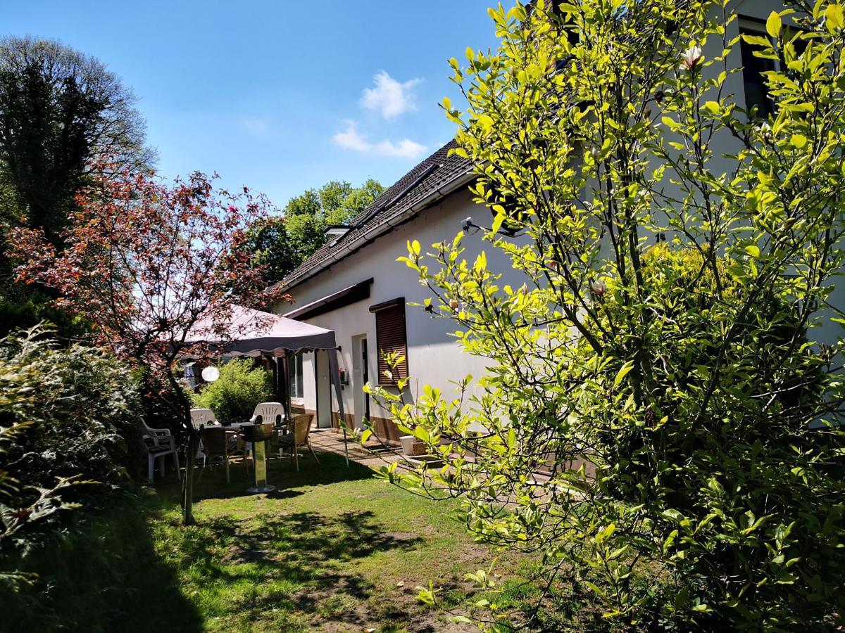 Kuenstler Ferienwohnung 3 Zimmer Kueche Bad Zentrale Lage Wulsbuttel Экстерьер фото